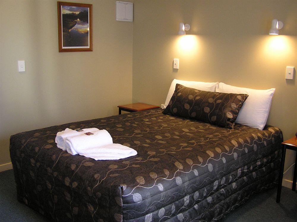 Bella Vista Motel Те-Анау Екстер'єр фото