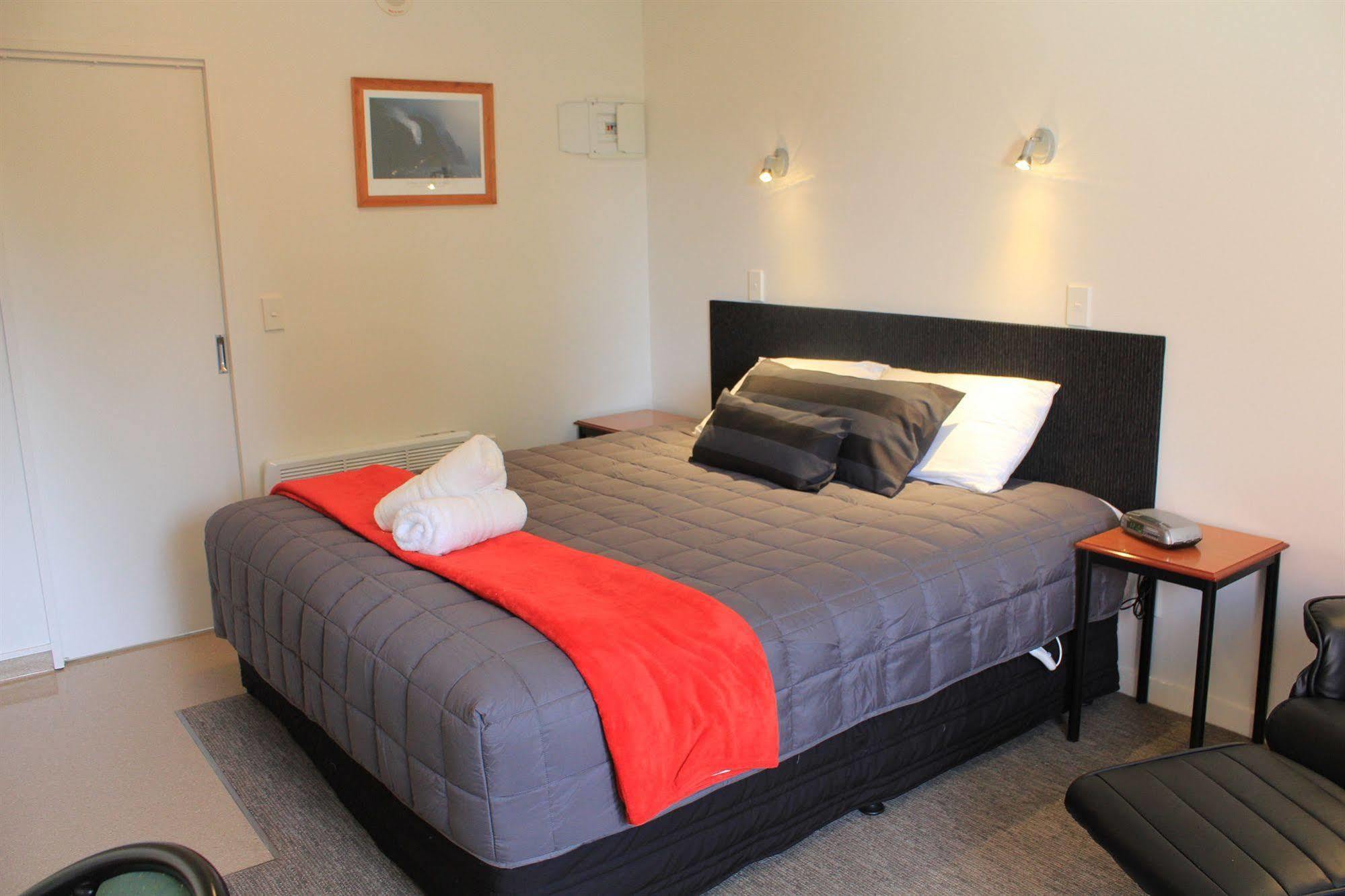 Bella Vista Motel Те-Анау Екстер'єр фото